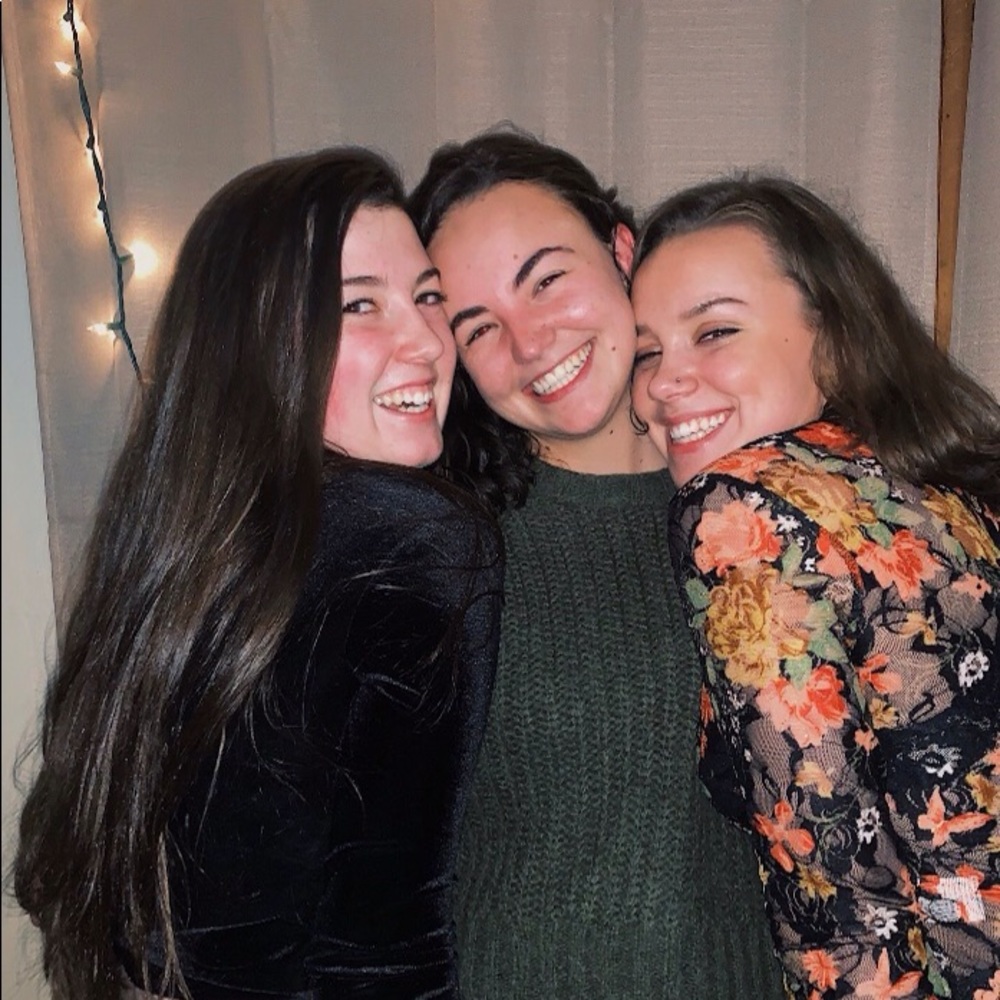 Meet your Posher, Holly